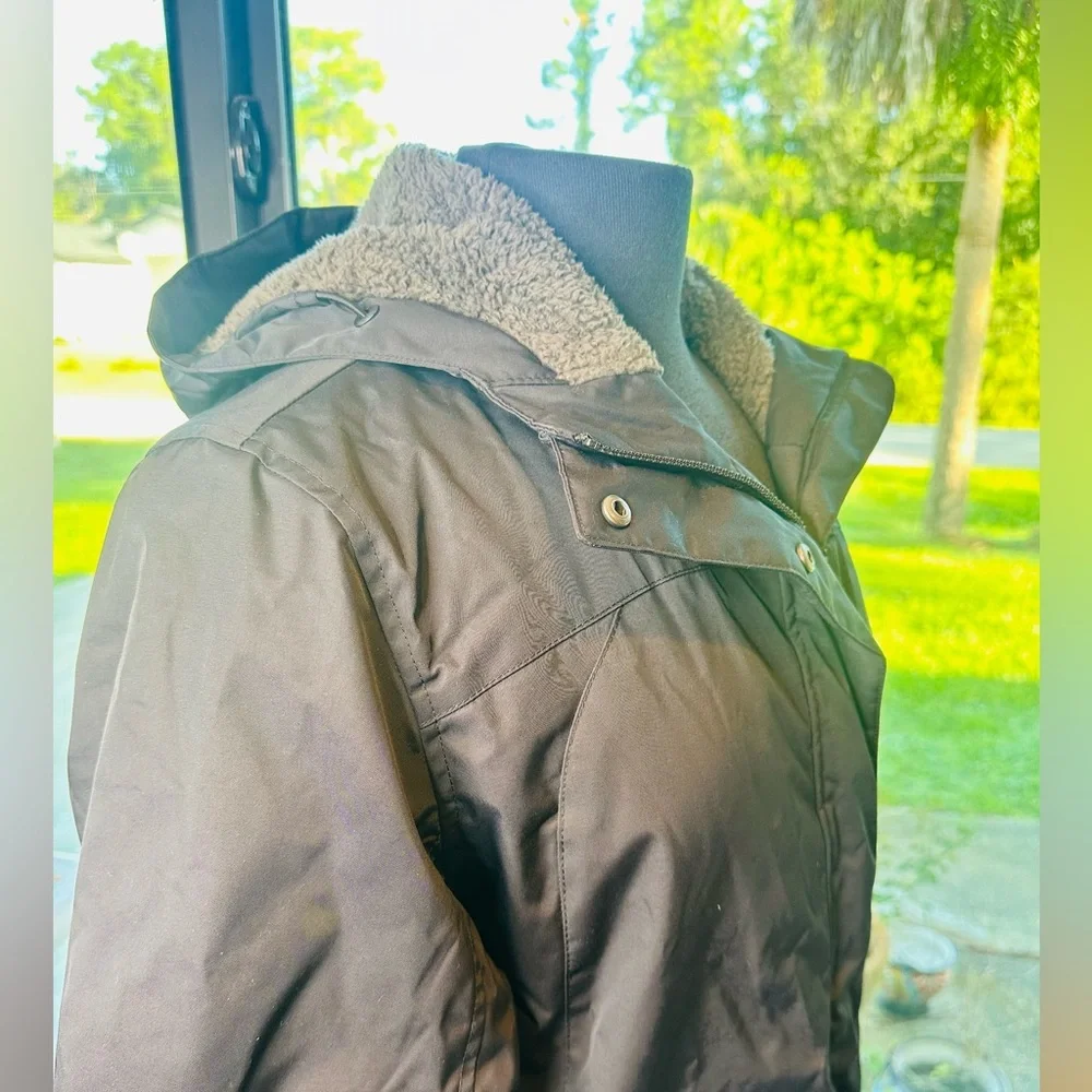 L.L. Bean Misses Winter Warmer Coat Black Size Large - Picture 9 of 15